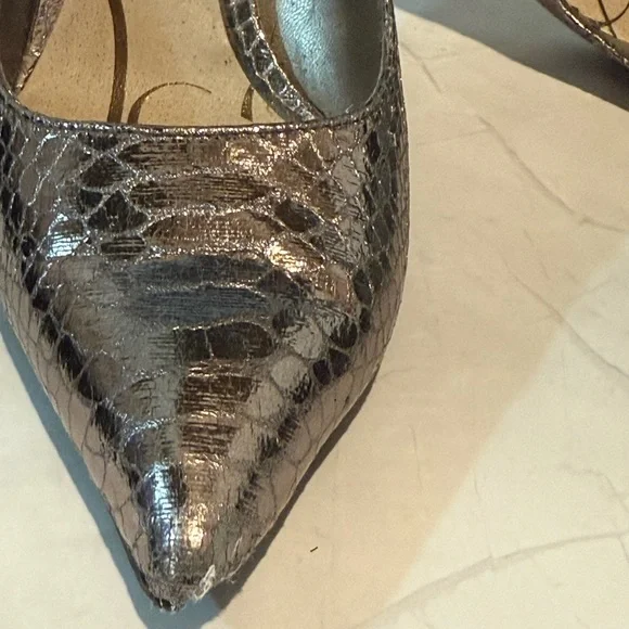 Sam & Libby Silver Heels with Pointed Toe - Picture 4 of 8